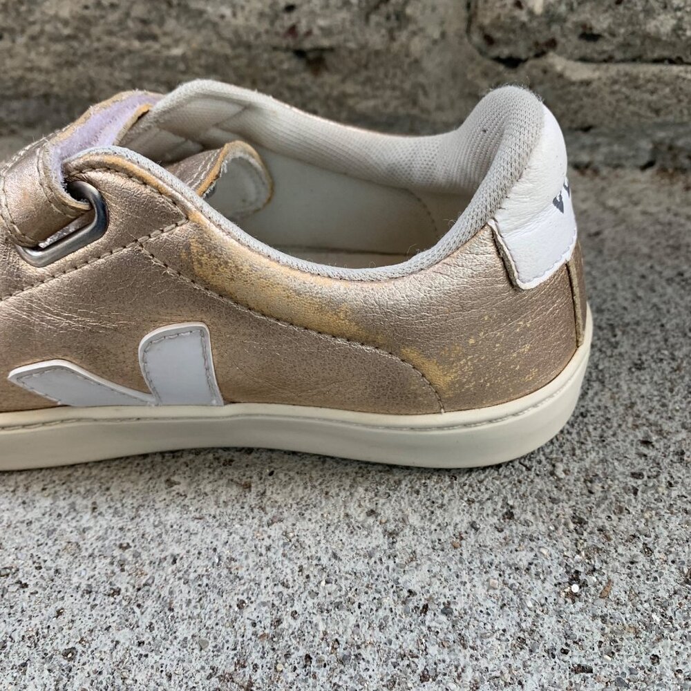 VEJA Gold Sneakers Girls US 2 Euro 33 Running Shoes Metallic Sneaker Velcro Shoe - Picture 7 of 12